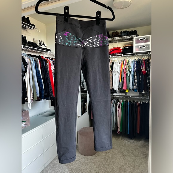 Lululemon Wunder Under Crop (Hi-Rise) - size 4 - Picture 5 of 7